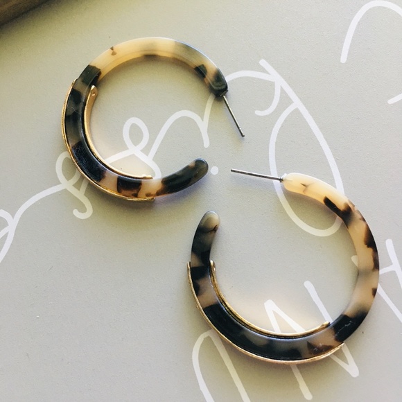 Gold Bar Leopard Acrylic Tortoise Shell Earrings - Picture 5 of 5